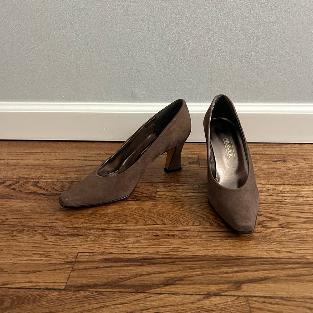 Chic Brown Suede Heels